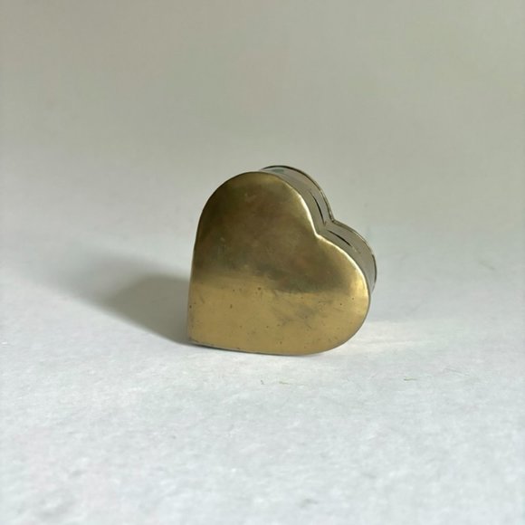 Vintage Brass Heart Shaped Hinged Trinket/Ring Dish | Jewelry Box - Picture 6 of 8